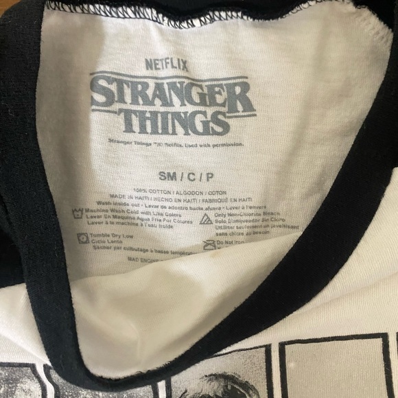 Stranger things friend don’t lie t-shirt kids/youth size S - Picture 6 of 7